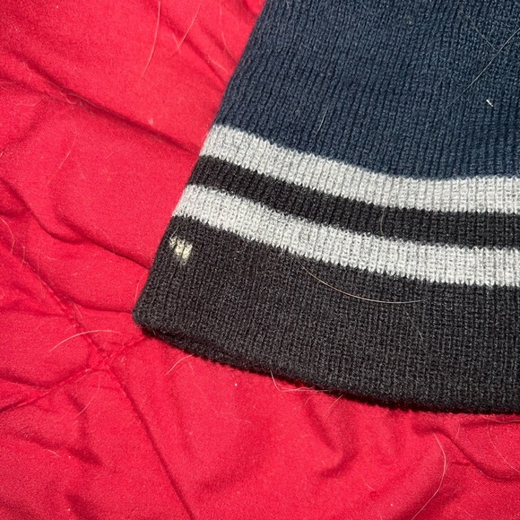 Stylish Black and Gray Men's Beanie - Picture 3 of 3